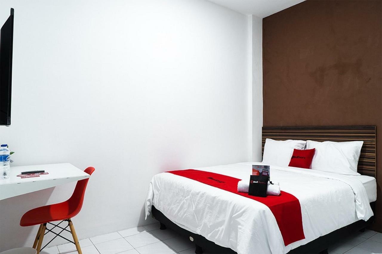 Reddoorz Near Seasons City Mall Τζακάρτα Δωμάτιο φωτογραφία